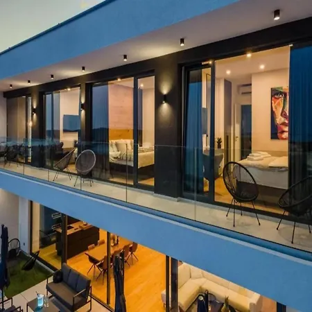 Crystal Blue -seaview Luxury With And Infinity Pool *